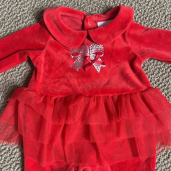 absorba (red) size 3 months. Really cute. Great condition! - Picture 3 of 6